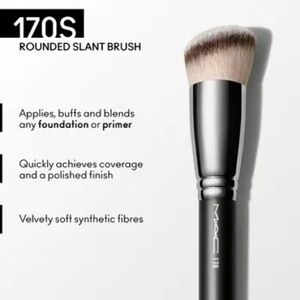 170S Mac Cosmetics Rounded Slant Brush Brand New Authentic